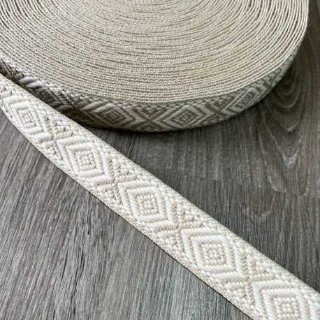 Cinta de algodón de espiga de 3cm con dibujos geométricos combinando blanco y beige