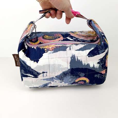 Bolsa térmica para la comida de Jan et Jul con tela floral en tonos azules y rosa